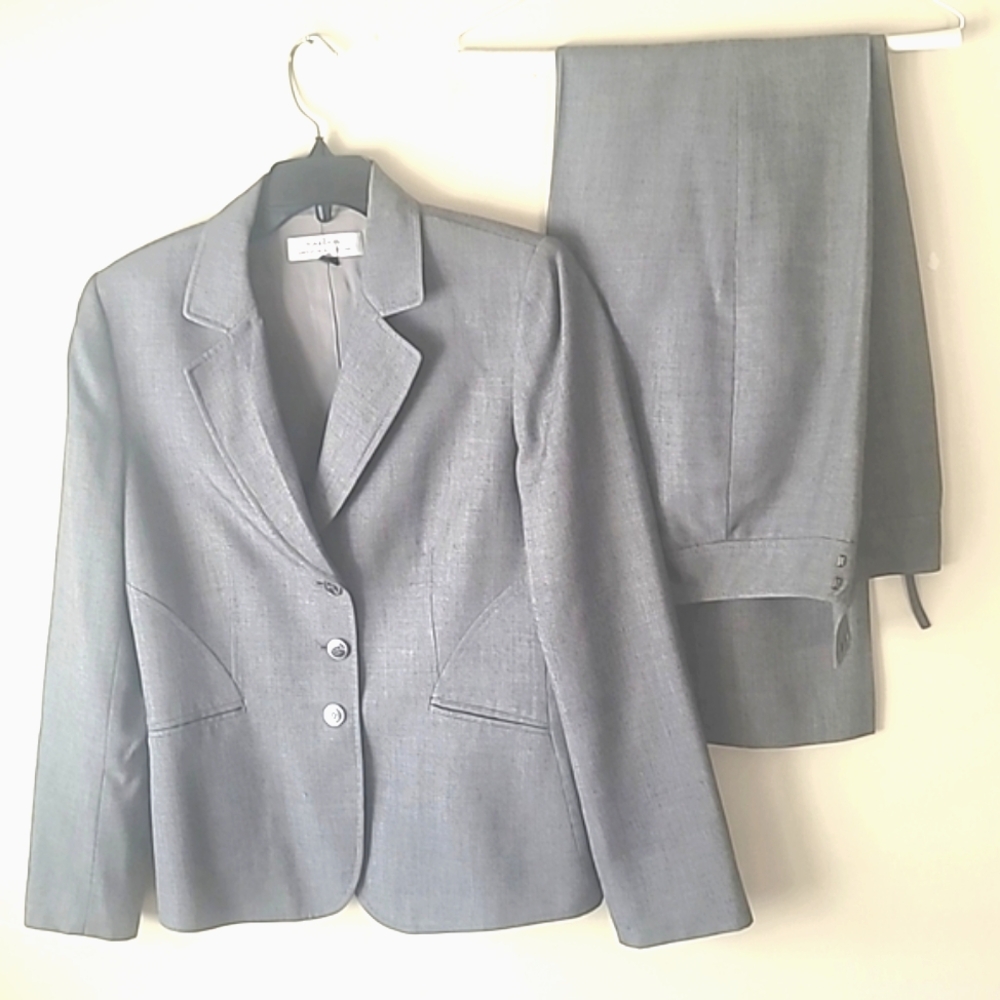 Tahari Pant Suit Career Business Special Events.  SZ 8 - Picture 2 of 13